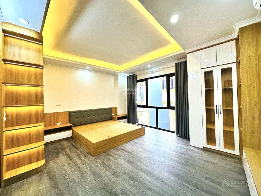 Nhà hoàng hoa thám tây hồ dt 40 m2 lô  mt 4m 6 tầng thang máy giá 12.3 tỷ nhà mới ô tô kinh doanh