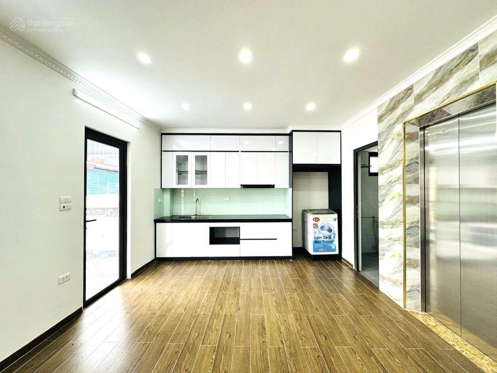 Nhà hoàng hoa thám tây hồ dt 40 m2 lô  mt 4m 6 tầng thang máy giá 12.3 tỷ nhà mới ô tô kinh doanh