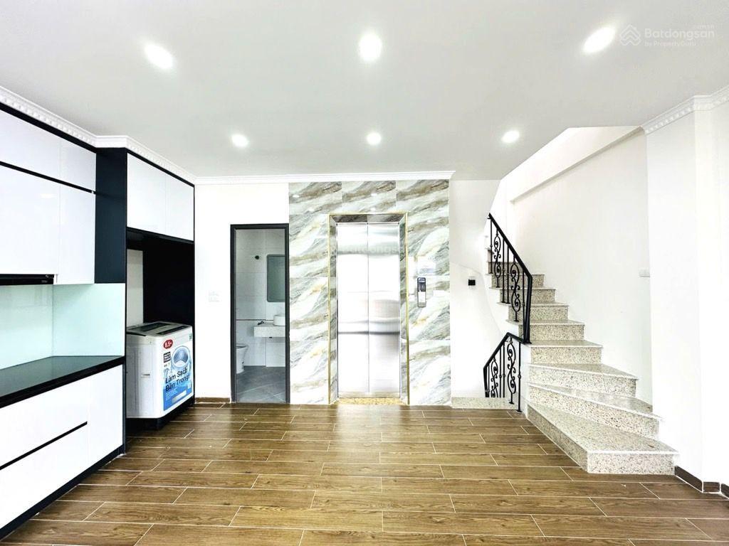 Nhà hoàng hoa thám tây hồ dt 40 m2 lô  mt 4m 6 tầng thang máy giá 12.3 tỷ nhà mới ô tô kinh doanh