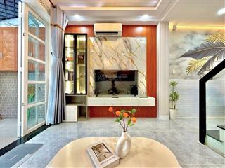 Hxh trường sa, khu dân trí cao, xe hơi đỗ cửa tiện di chuyển.