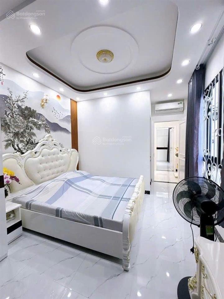 Gấp bán, giảm 300tr bán nhanh nhà 4 tầng 4pn mặt tiền hơn 4m. hxh trường sa