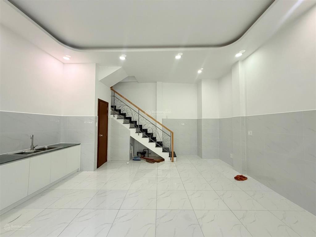 Bán nhà riêng 4pn, 3wc, 42m2, 8,8 tỷ tại võ thị sáu, quận 3, tp. hcm  hot! view đẹp