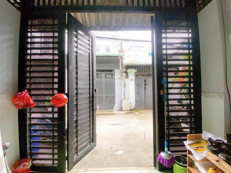 Bán nhà 2 mặt tiền  hẻm 5m bùi văn ngữ, q12 100m2 (5 x 20)m 2 tầng vừa ở vừa kinh doanh  5.2tỷ