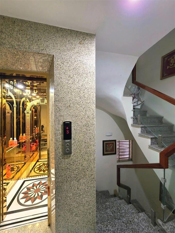 Chính chủ cần bán nhà phố minh khai 50m2  ô tô tránh  6.5 tầng thang máy, sẵn sổ