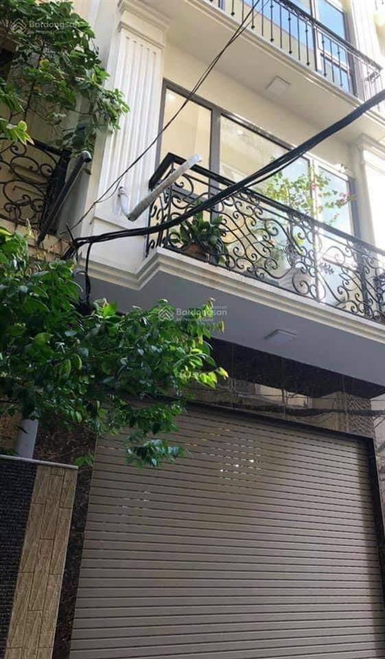 Cần cho thuê gấp nhà phố láng hạ, dt 65m2 x 5 tầng, mặt tiền 5m. ngõ ô tô tránh. gía 22tr/th