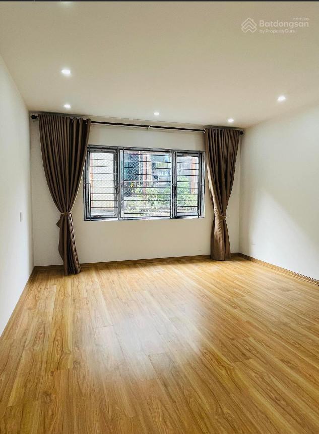 Cần cho thuê nhà nguyên căn phố thái hà, dt 40m2 x 6 tầng, thông sàn. gía 14tr