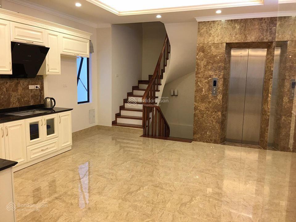 Chính chủ cần cho thuê nhà liễu giai, dt 60m2 x 6 tầng, ô tô vào nhà, thang máy. gía 24tr