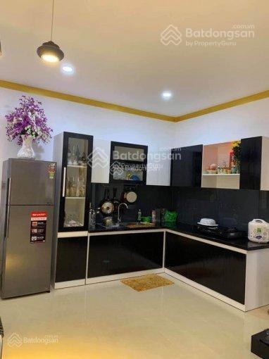 Tôi cần cho thuê gấp nhà phố tôn đức thắng, dt 90m2 x 4 tầng, gara ô tô. gía 23tr/th