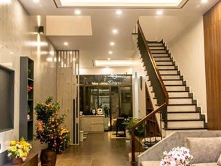 Hot hot cần cho thuê gấp nhà mới xây xã đàn, dt 30m2 x 5 tầng, trang bị đủ đồ. gía 14tr/th