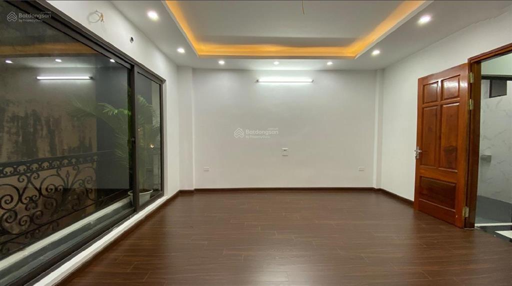 Cho thuê gấp nhà phân lô 2 mặt thoáng hào nam, dt 55m² x 5 tầng, mt 5m, ô tô tránh. giá 18tr
