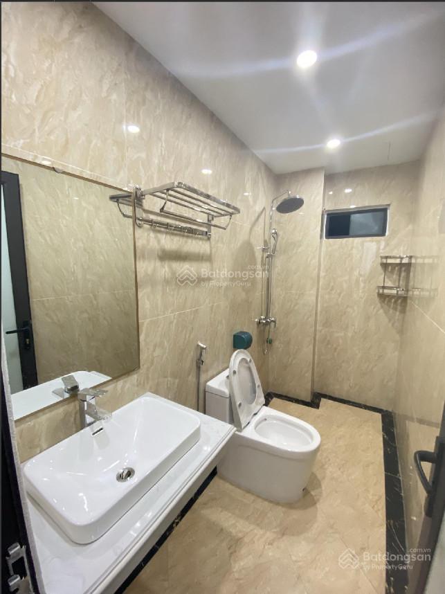 Cần cho thuê gấp nhà phân lô huỳnh thúc kháng, dt 50m2 x 5 tầng, mặt tiền 5m. ngõ ô tô, giá 20tr/th