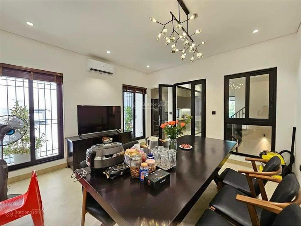 Chính chủ cần cho thuê gấp nhà phố đào tấn, dt 55m² x 4 tầng, mặt tiền 4m, đủ đồ. giá 20tr/th