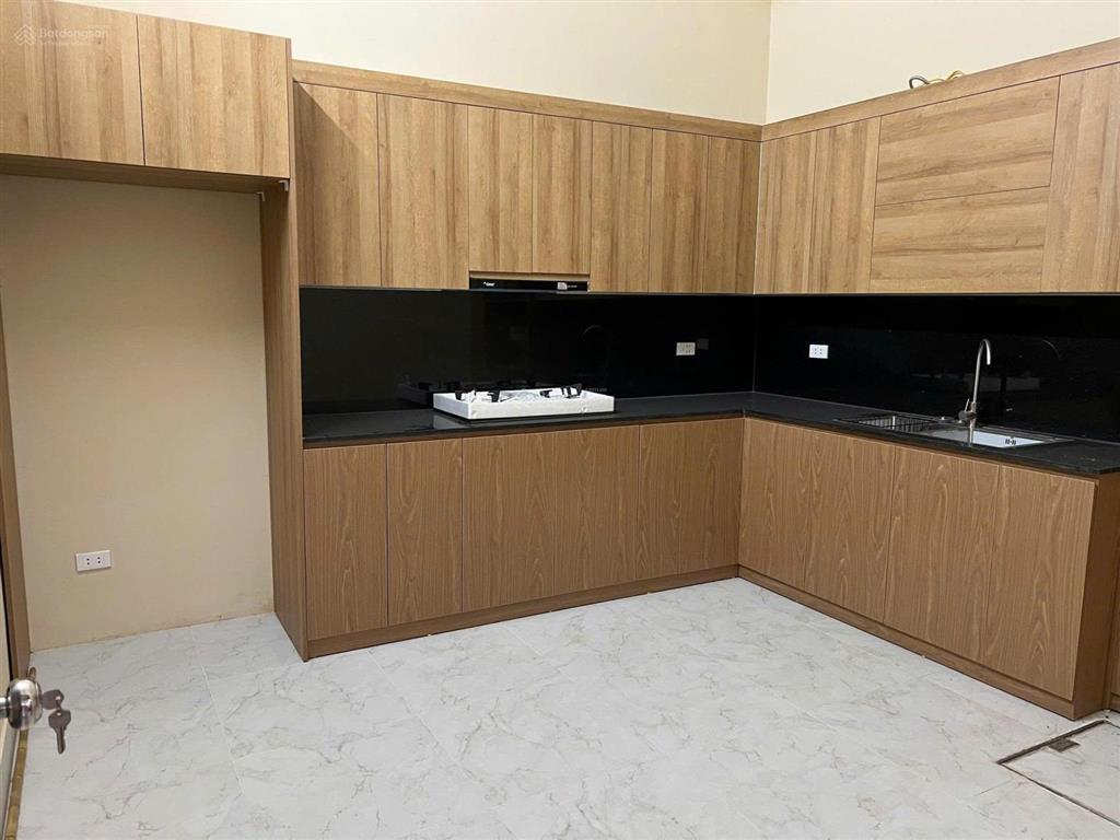 Cần cho thuê gấp nhà kim mã, dt 55m2 x 3 tầng, ngõ ô tô đỗ cửa. giá chỉ 16tr/th.  0973 848 ***