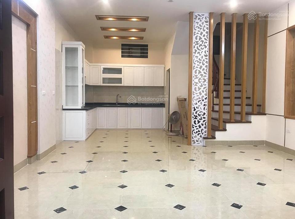 Chính chủ cần cho thuê gấp nhà phân lô liễu giai, dt 70m2 x 4 tầng, mặt tiền 5m. giá 18tr/th