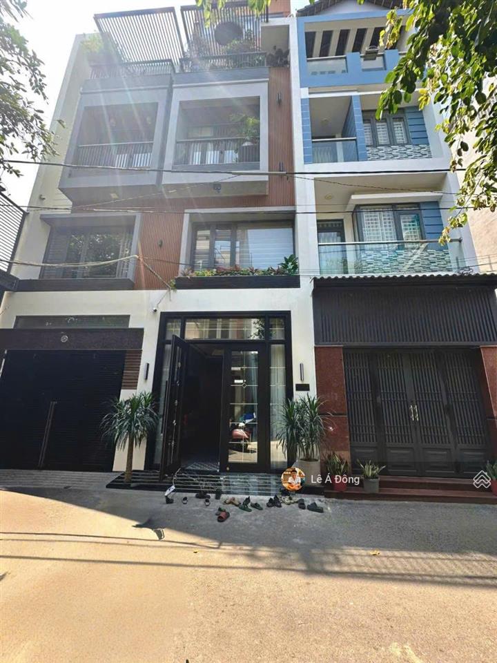 Nhà 3 tầng dt53,7m2(4x13,43)4pn,4wc.cách kha vạn cân,phạm văn đồng 150m.nhà đã hoàn công.