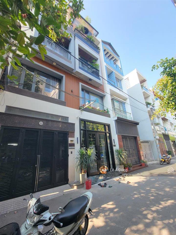 Nhà 3 tầng dt53,7m2(4x13,43)4pn,4wc.cách kha vạn cân,phạm văn đồng 150m.nhà đã hoàn công.