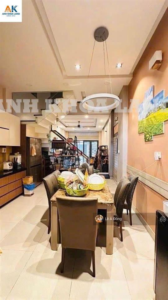 Nhà 3 tầng dt53,7m2(4x13,43)4pn,4wc.cách kha vạn cân,phạm văn đồng 150m.nhà đã hoàn công.