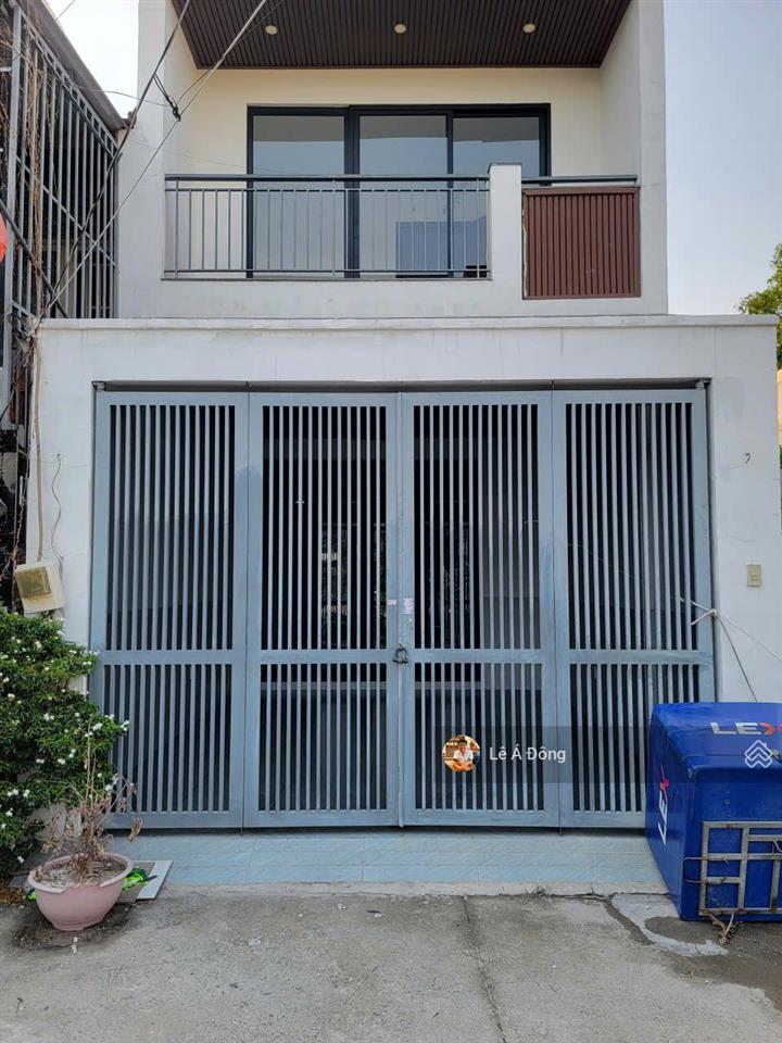 Nhà 2 tầng linh đông dt 63,3m2, vuông vức. hẻm 6m cách đường phạm văn đồng chỉ 200m. đã hoàn công