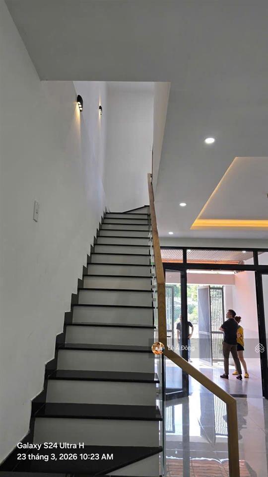 Nhà 2 tầng linh đông dt 63,3m2, vuông vức. hẻm 6m cách đường phạm văn đồng chỉ 200m. đã hoàn công