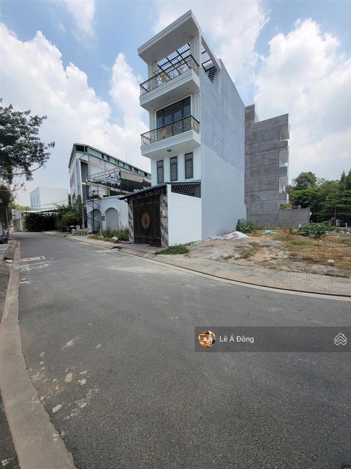 Đất kdc dt64,1m2 ngang 4,2m ngay phạm văn đồng,p.linh tây.khu vực đồng bộ,an ninh,xây dựng tự do