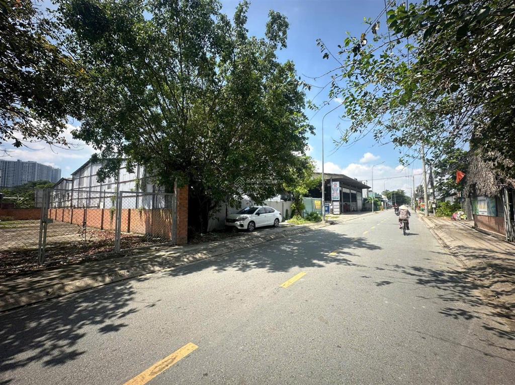 Bán lô đất đẹp hàng hiếm 60m2 đối diện tân hiệp phát cách ql13 chỉ 200m