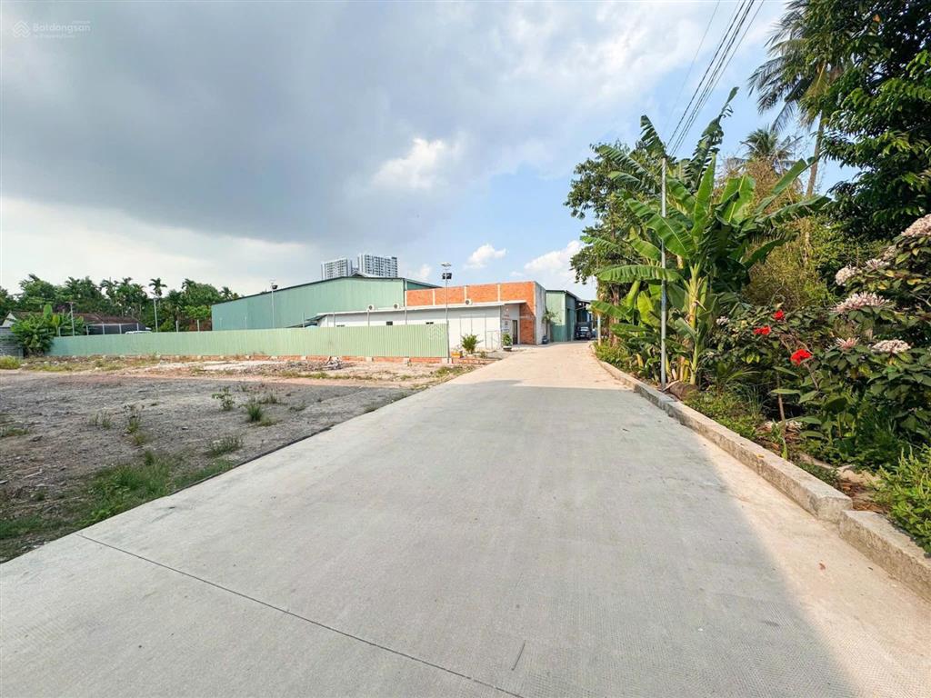 Bán lô đất biệt thự 200m2 đất vuông vức sát mặt bờ bao sông sg giá rẻ