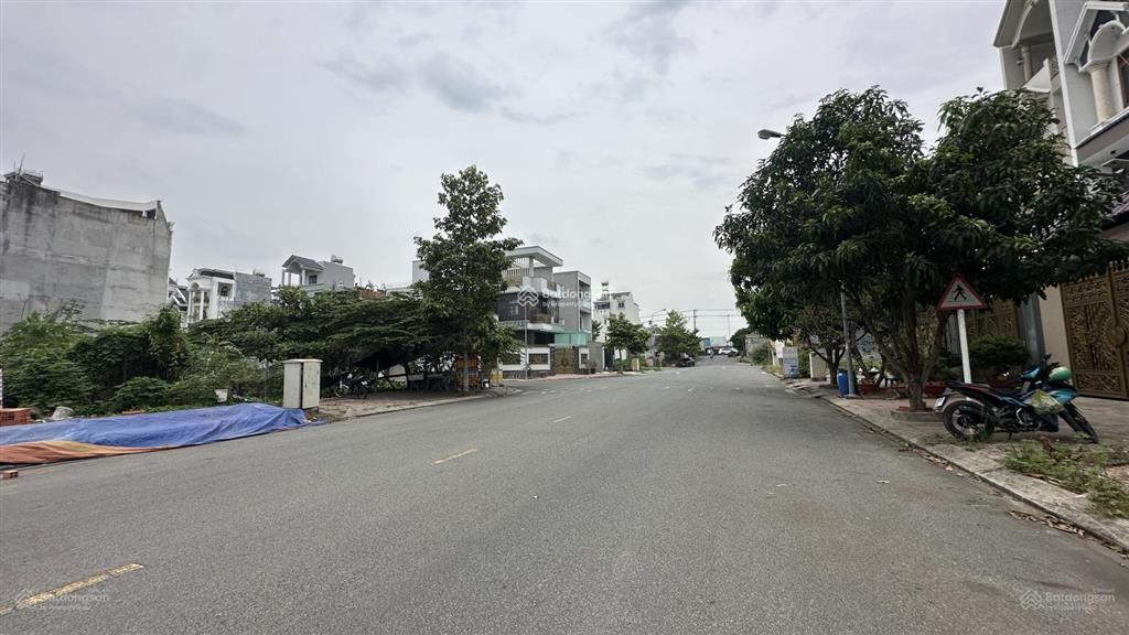 Chuyển nhượng đất nền phú hồng thịnh 6 dĩ an bình dương, 125m2 sổ sẵn đường 13m