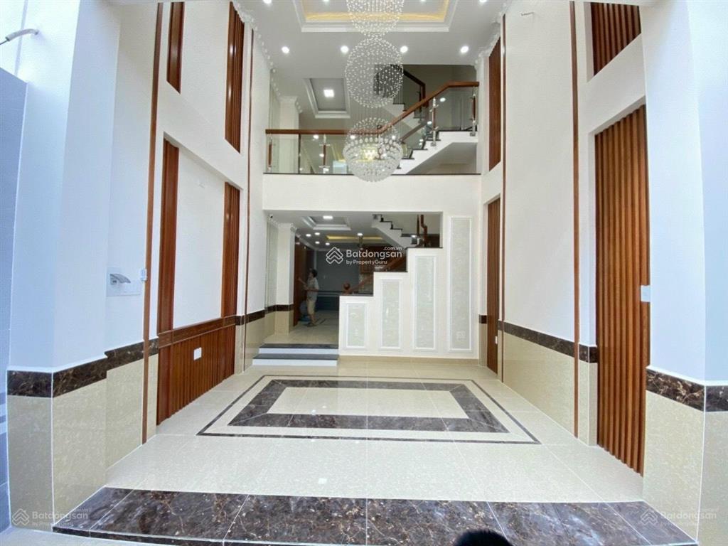 Nhà 4 tầng quốc lộ 13 đối diện vạn phúc city, 60m2 đường 10m sổ sẵn