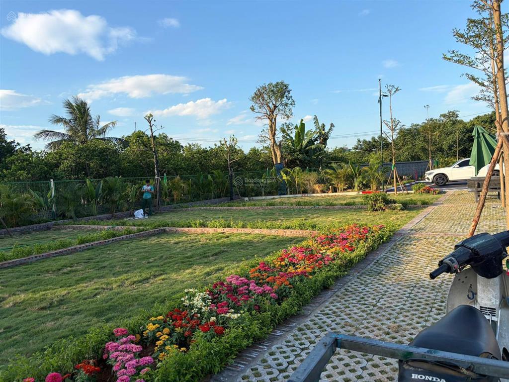 Bán 100m2 trục chính kinh doanh gần cổng sau đhqg hà nội tại hòa lạc  vị trí đẹp rõ ràng k dính qh