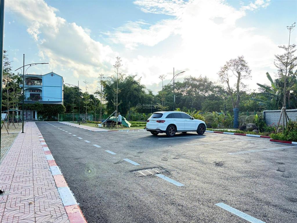 Bán 100m2 trục chính kinh doanh gần cổng sau đhqg hà nội tại hòa lạc  vị trí đẹp rõ ràng k dính qh