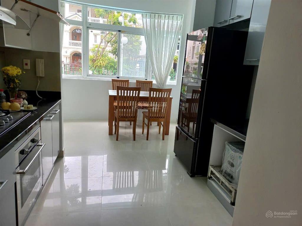 Cho thuê biệt thự phú mỹ hưng có hồ bơi, khu compound giới siêu giàu chọn an cư, 330m2(17,4 x 19m)