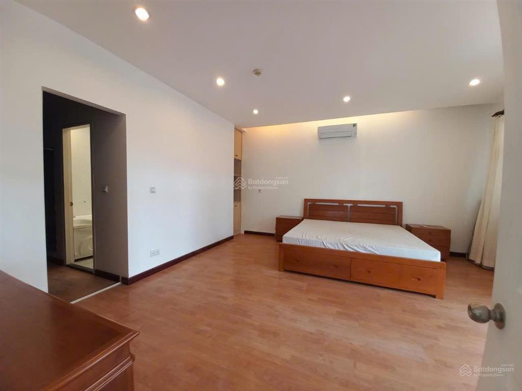 Cho thuê biệt thự phú mỹ hưng có hồ bơi, khu compound giới siêu giàu chọn an cư, 330m2(17,4 x 19m)