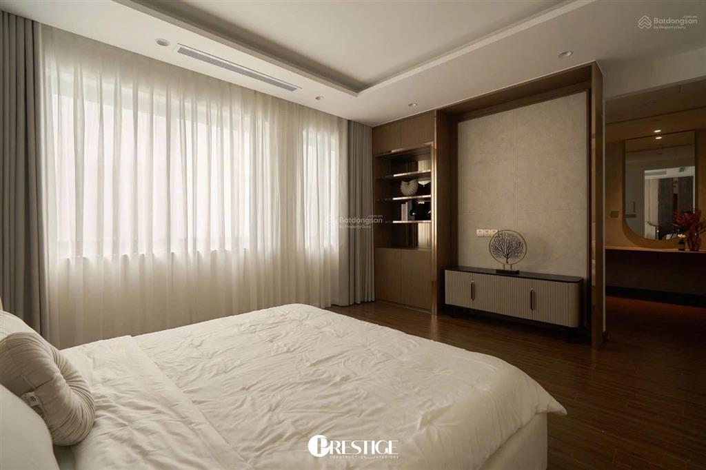 Cho thuê biệt thự siêu đẹp, nội thất cao cấp tại phú mỹ hưng, 140m2 (7x20m) 3t, 4pn, cạnh công viên