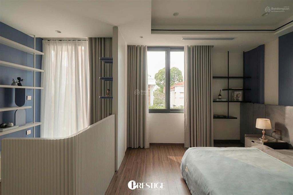 Cho thuê biệt thự siêu đẹp, nội thất cao cấp tại phú mỹ hưng, 140m2 (7x20m) 3t, 4pn, cạnh công viên