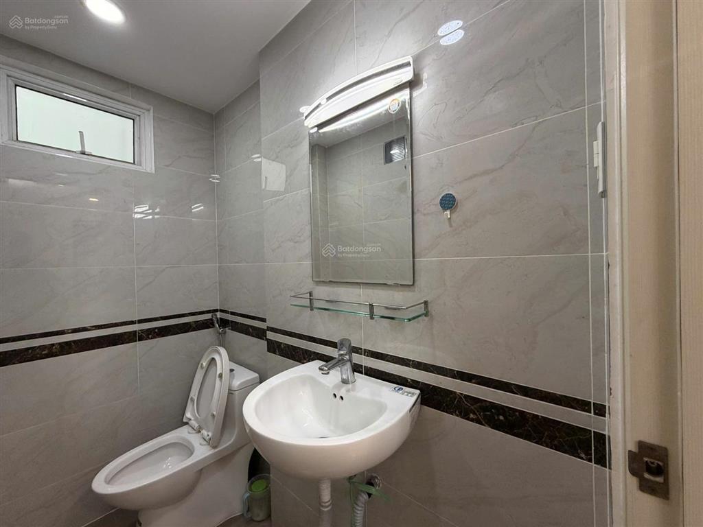 Cho thuê nhà hxt 85 đường phạm viết chánh p19 bình thạnh .