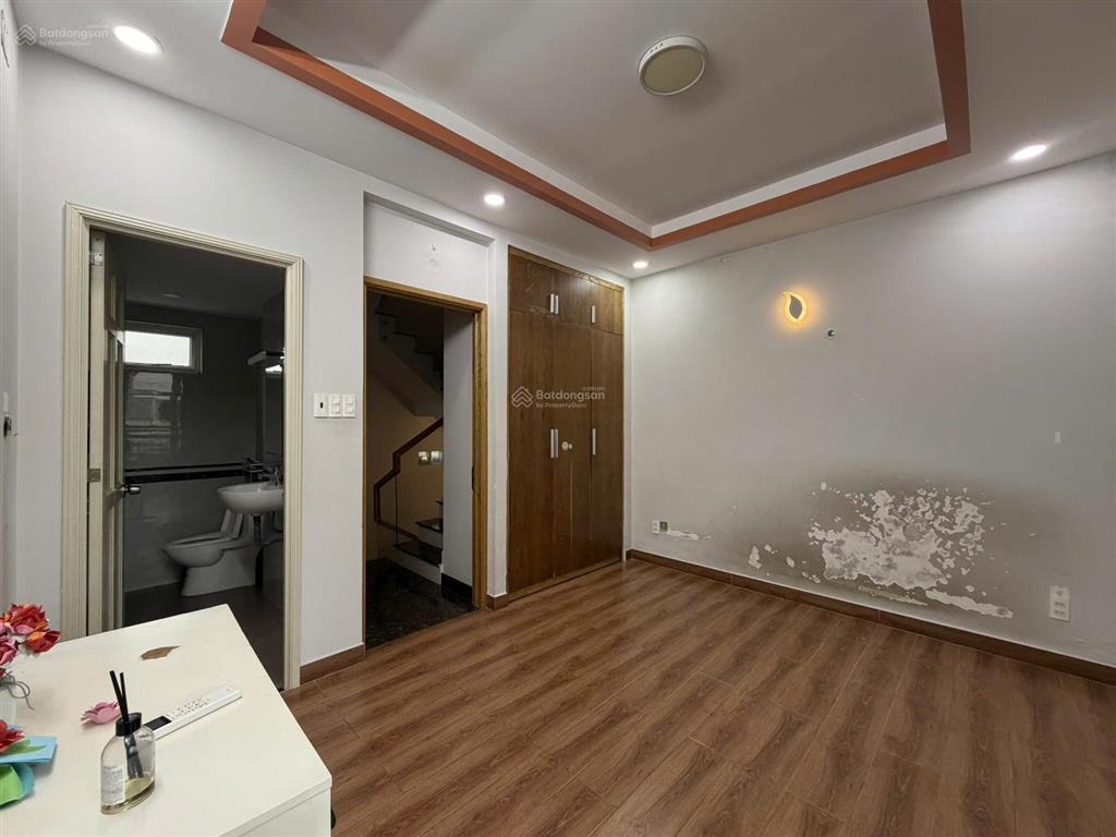 Cho thuê nhà hxt 85 đường phạm viết chánh p19 bình thạnh .