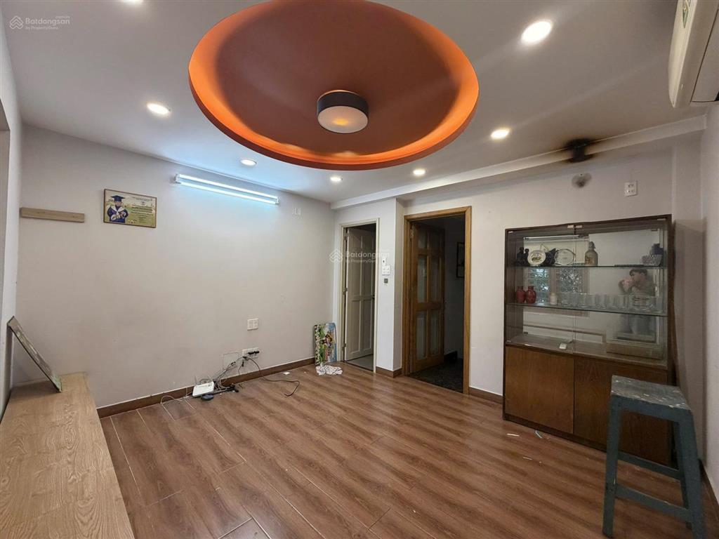 Cho thuê nhà hxt 85 đường phạm viết chánh p19 bình thạnh .