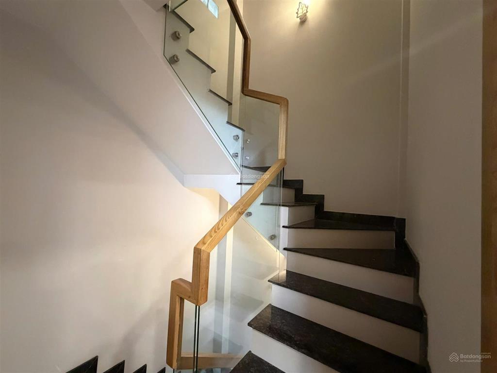 Cho thuê nhà hxt 85 đường phạm viết chánh p19 bình thạnh .