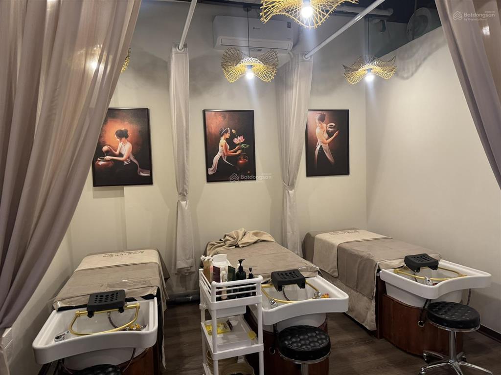 Chính chủ cần bán căn shop đế tòa sa5s20 hướng đông nam, đang cho thuê 35tr/tháng, tăng 10%/năm