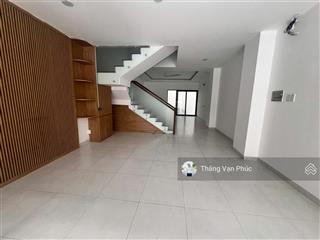 Cho thuê tầng trệt giá 9 triệu, đặt văn phòng công ty, nơi làm việc đẹp và thoàng, 810 nhân viên