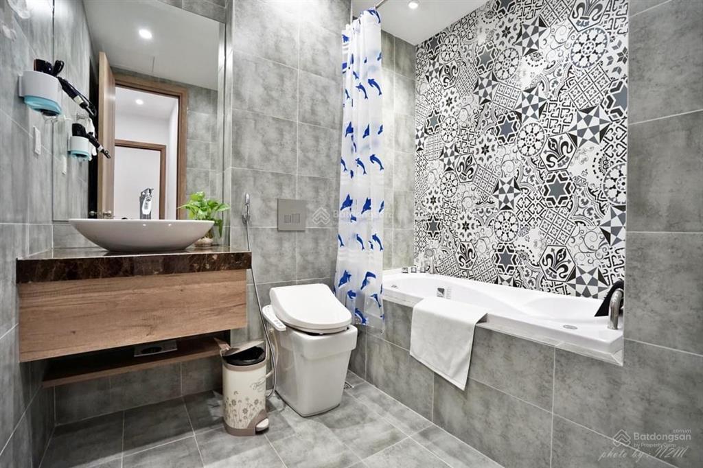 Bán căn hộ chung cư tại vinhomes nguyễn chí thanh, 86 m2, 2pn, tầng cao, giá 12 tỷ.  0982 914 ***