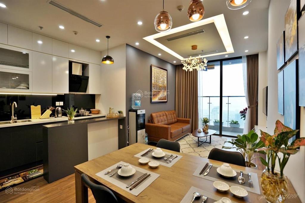 Bán căn hộ chung cư tại vinhomes nguyễn chí thanh, 86 m2, 2pn, tầng cao, giá 12 tỷ.  0982 914 ***