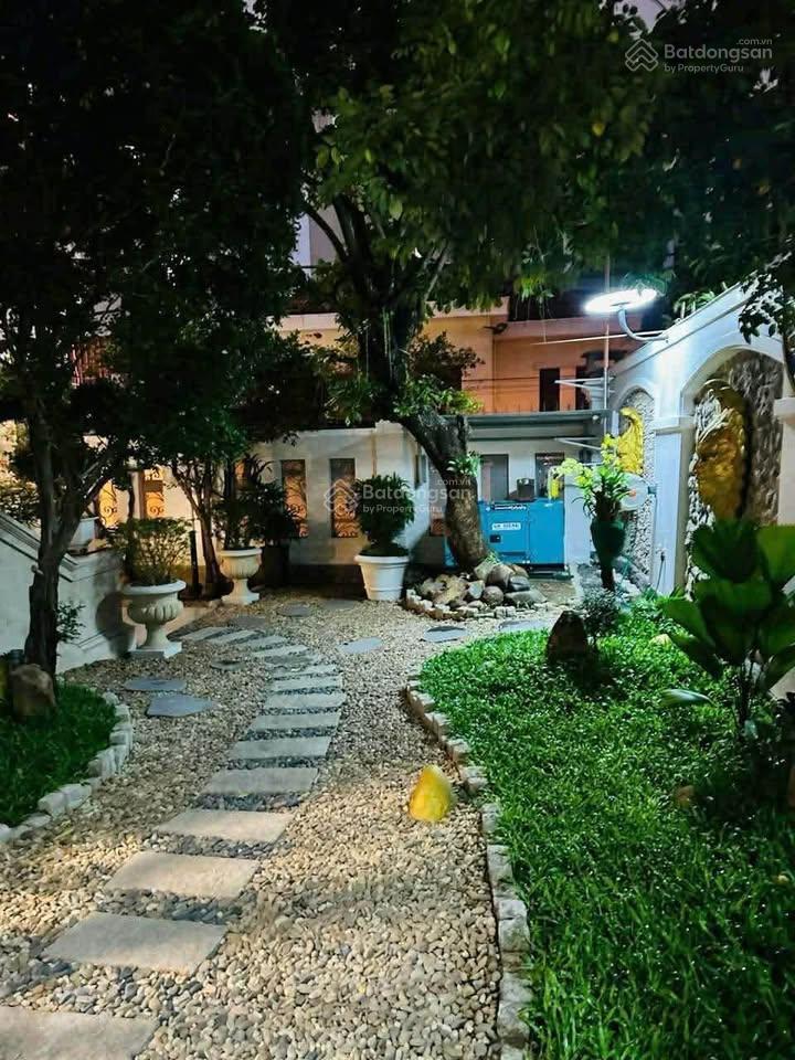 Biệt thự sân vườn mức giá 'mềm' nhất thảo điền q2 hiện nay 14m x 26m hầm, 3 lầu