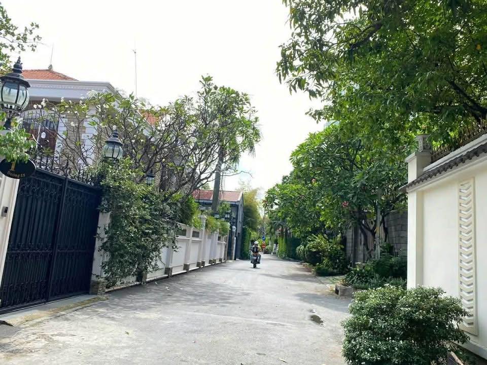 Biệt thự sân vườn mức giá 'mềm' nhất thảo điền q2 hiện nay 14m x 26m hầm, 3 lầu