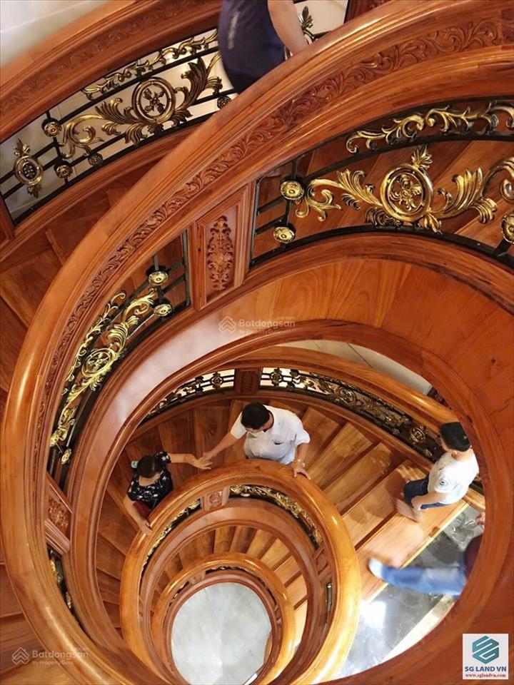 Cần vốn bán biệt thự xuân thủy 288m2 81 tỷ ~ 800m2 sàn 10x28m 5 lầu khu an ninh sang trọng