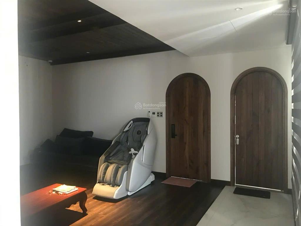 Kẹt vốn bán biệt thự hồ bơi sân vườn quận 1 như resort 266m2 giá 85 tỷ 5 tầng 13x20m có penhouse