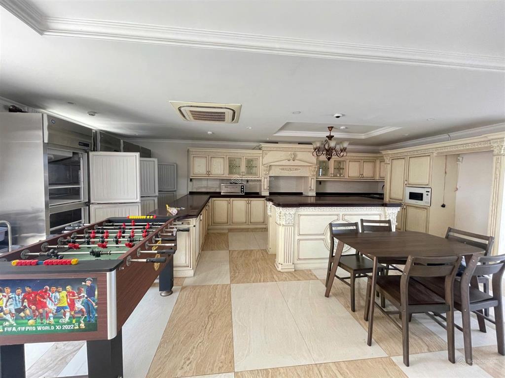 Kết tiền bán biệt thự 1177m2 sàn sử dụng 10,5x20m sư vạn hạnh hẻm vip rộng , hầm+ 7 tầng đủ pccc