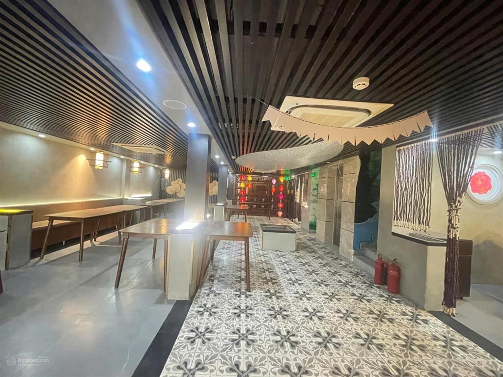 Kết tiền bán biệt thự 1177m2 sàn sử dụng 10,5x20m sư vạn hạnh hẻm vip rộng , hầm+ 7 tầng đủ pccc