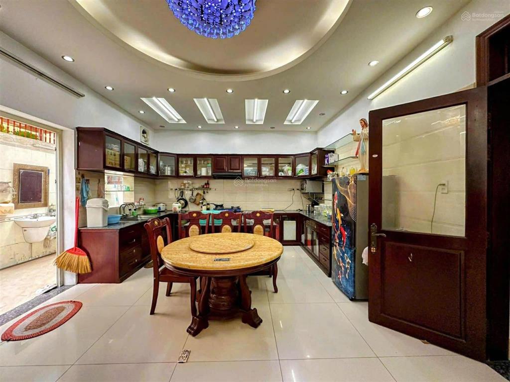 Biệt thự him lam cao cấp hầm + 3 tầng giá tốt 50 tỷ, ngân hàng định giá 70 tỷ 12.5m x 20m dt 250m2