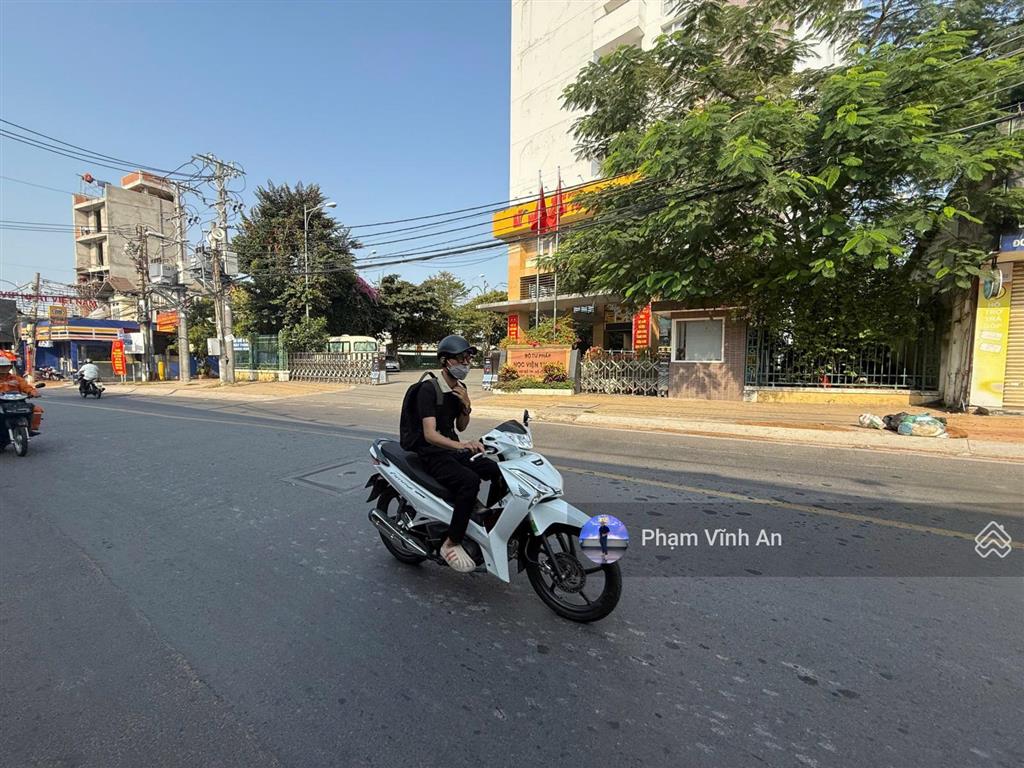 Dãy trọ 170m2 mặt tiền khủng 8m  đường ô tô tránh kha vạn cân